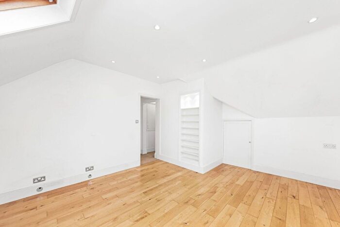 1 Bedroom Flat To Rent In Waldegrave Road, Crystal Palace, London, SE19