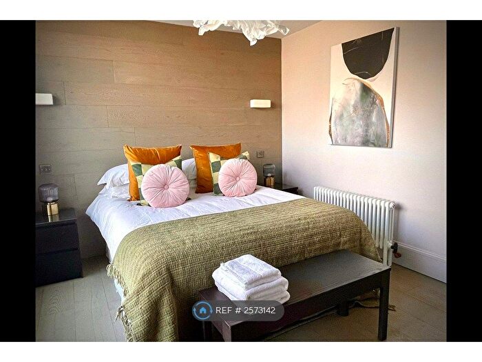3 Bedroom Flat To Rent In Arena House, Brighton, BN1
