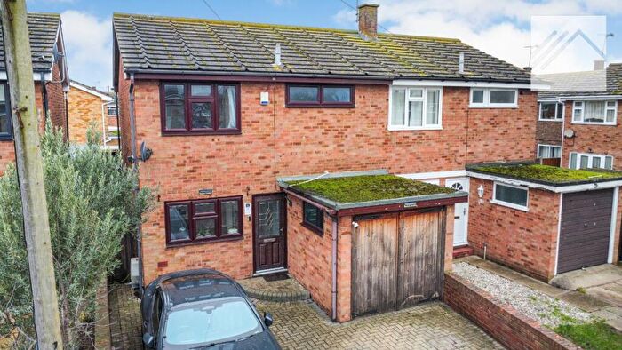 3 Bedroom Semi-Detached House For Sale In Brindles, Canvey Island, SS8