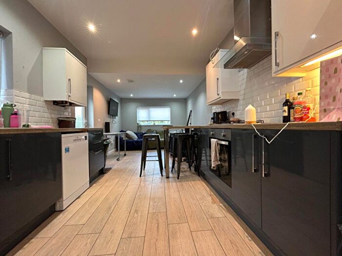 7 Bedroom Terraced House To Rent In Mackintosh Place, Roath, CF24