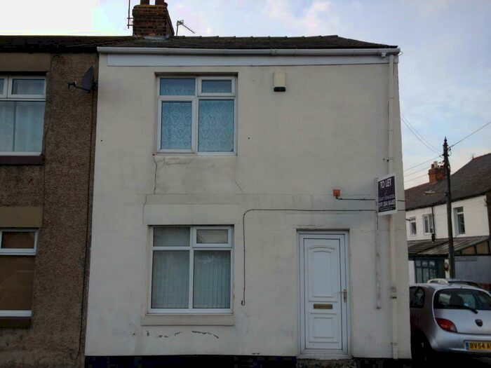 2 Bedroom End Of Terrace House To Rent In Front Street, Framwellgate Moor, Durham, County Durham, DH1