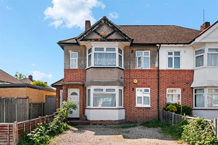 2 Bedroom Maisonette For Sale In Stratford Road, Hayes, UB4