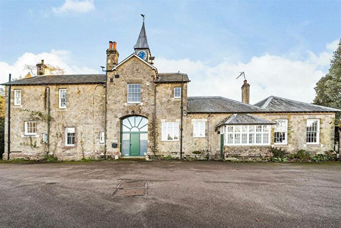 2 Bedroom Flat To Rent In Foley Estate, Liphook, GU30