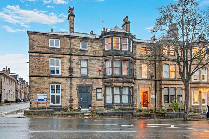 4 Bedroom Terraced House For Sale In Prescott Street, Halifax, HX1