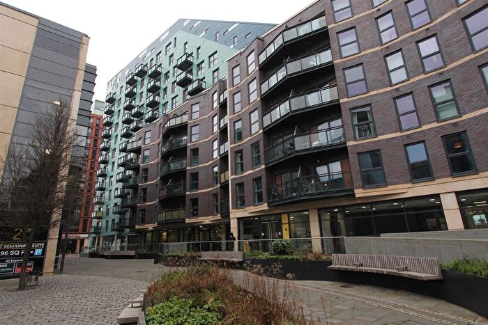 2 Bedroom Flat To Rent In Brewery Wharf, Leeds, LS10