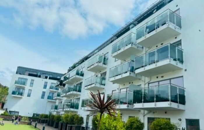 1 Bedroom Flat To Rent In Punam Apartments A, Windsor Close, Northwood, Greater London, HA6
