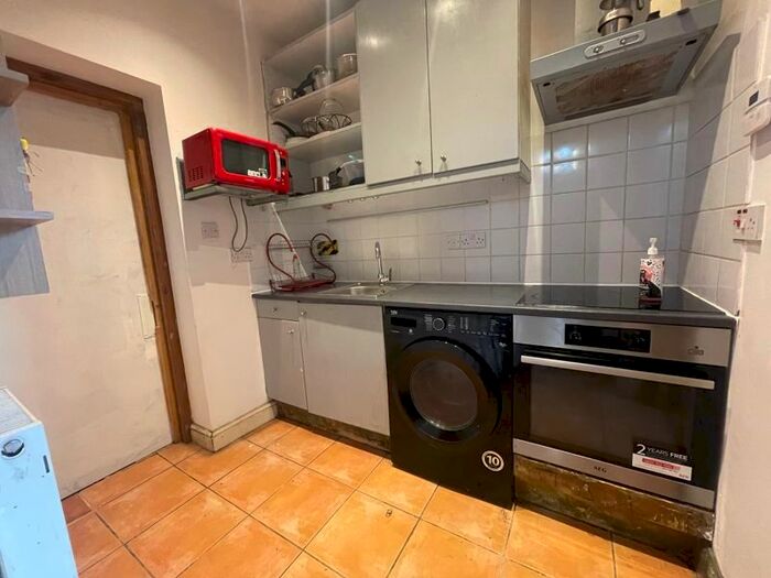 1 Bedroom Flat To Rent In Norton Road, Uxbridge, UB8