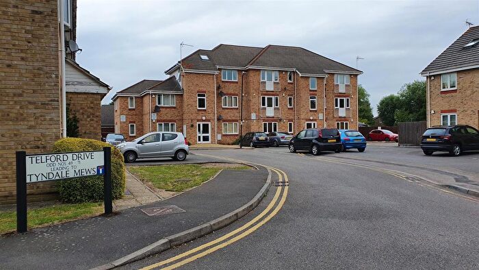 2 Bedroom Flat To Rent In Tyndale Mews, Slough, SL1