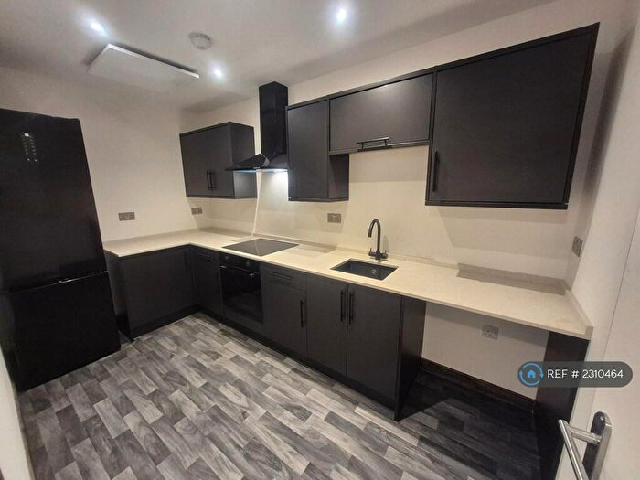 4 Bedroom Flat To Rent In King Edward Street, Hull, HU1