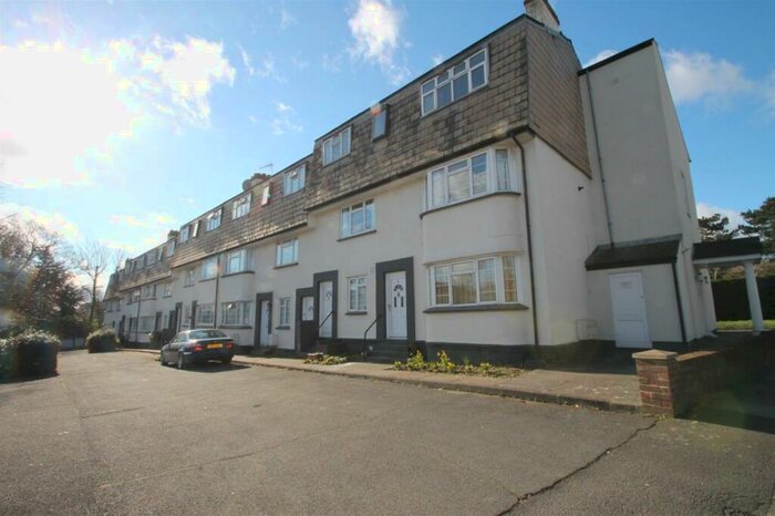 2 Bedroom Apartment To Rent In Stonegrove Court, Stonegrove, Edgware, Greater London, HA8