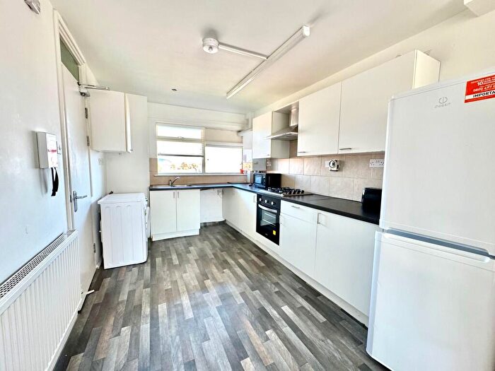 3 Bedroom Maisonette To Rent In Reed Road, London, N17