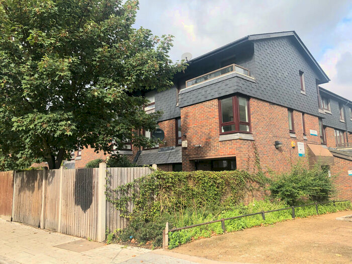 3 Bedroom Maisonette To Rent In Scylla Road, London, SE15