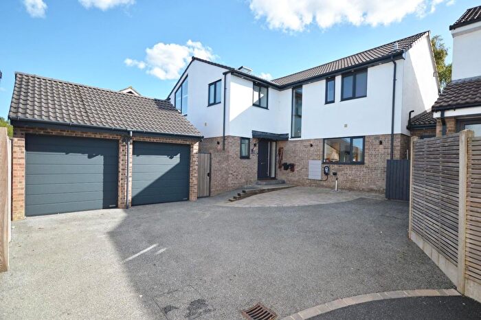 5 Bedroom Link Detached House For Sale In Rhode Close, Keynsham, Bristol, BS31