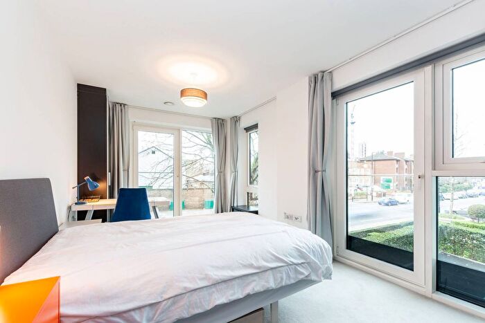 1 Bedroom Flat To Rent In Kew Bridge Road, Kew Bridge, Brentford, TW8