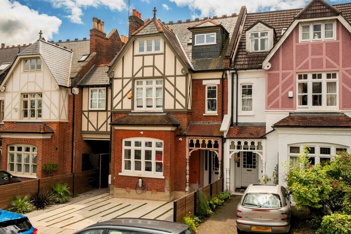 5 Bedroom Semi-Detached House To Rent In Onslow Gardens, London, N10