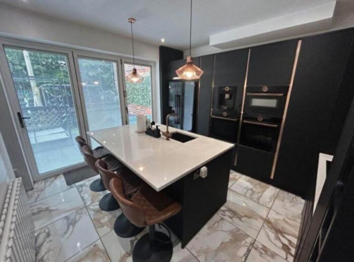 3 Bedroom Terraced House For Sale In Middleton Road, Chadderton, Oldham, Lancashire, OL9