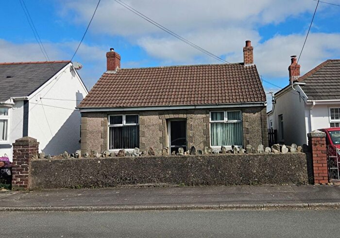 2 Bedroom Bungalow For Sale In Twyniago, Pontarddulais, Swansea, West Glamorgan, SA4