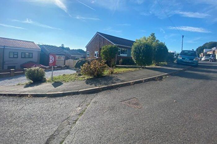 2 Bedroom Semi-Detached Bungalow To Rent In Grange View Crescent, Rotherham, S61