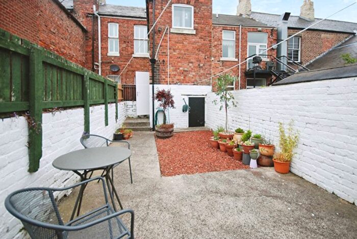 4 Bedroom Flat To Rent In Salters Road, Gosforth, Newcastle Upon Tyne, NE3