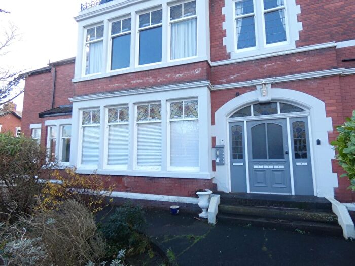 2 Bedroom Flat To Rent In Flat Court Royal, West Bank Avenue, FY8