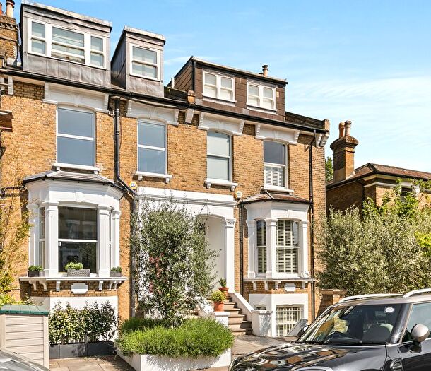 5 Bedroom Terraced House For Sale In Geraldine Road, London, SW18