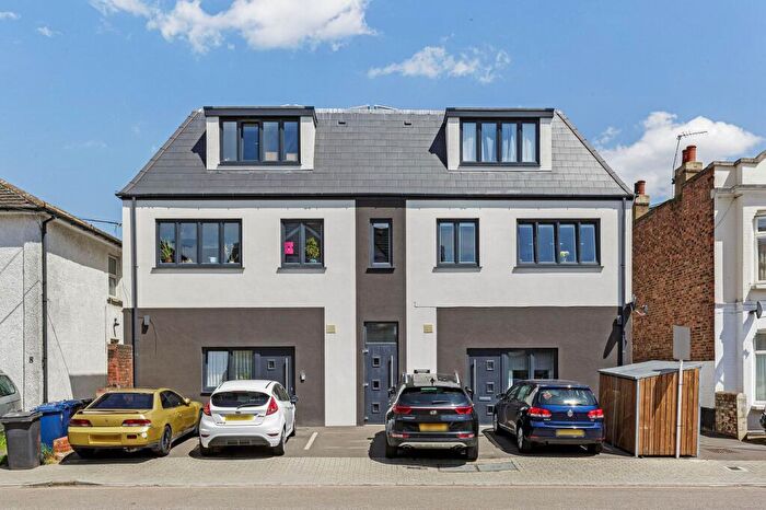 1 Bedroom Flat For Sale In Hutton Grove, Vivienne House, N12