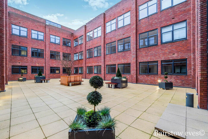 1 Bedroom Apartment To Rent In The Landmark, LU1