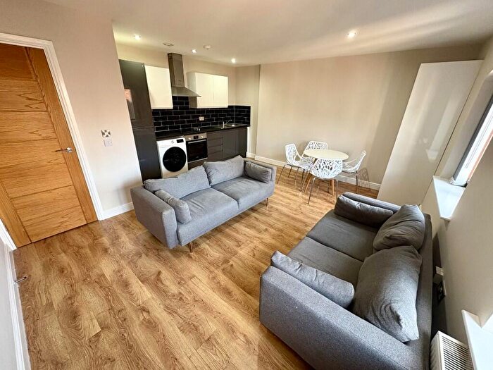 3 Bedroom Flat To Rent In Dale Street, Liverpool, Merseyside, L2