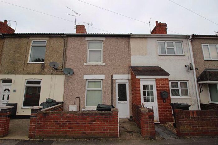 3 Bedroom Terraced House To Rent In Fully Furnished Bedroom House To Rent, Bright Street, Gorse Hill, SN2