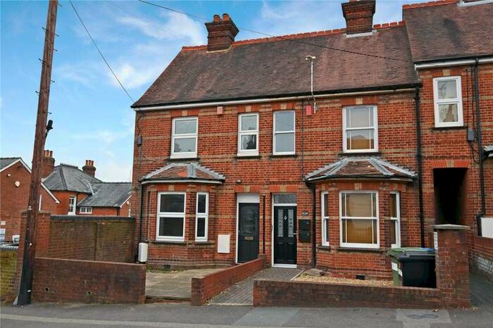 2 Bedroom Flat To Rent In New Road, Basingstoke, Hampshire, RG21