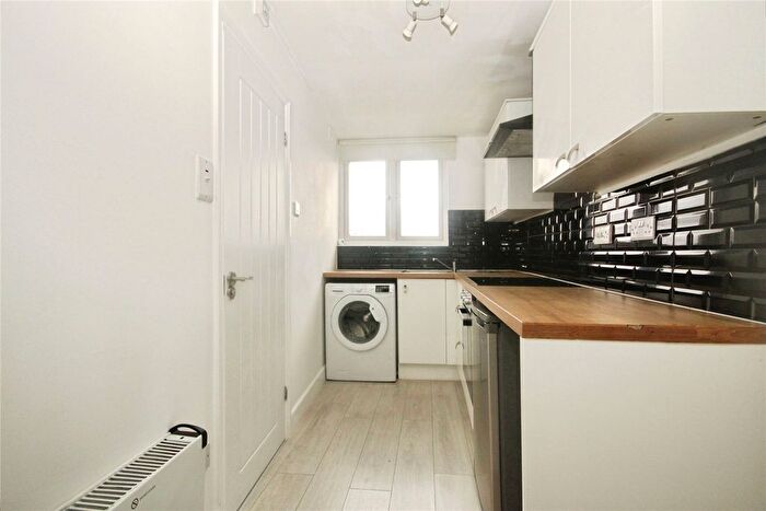 1 Bedroom Flat To Rent In Norwood Road, London, SE27