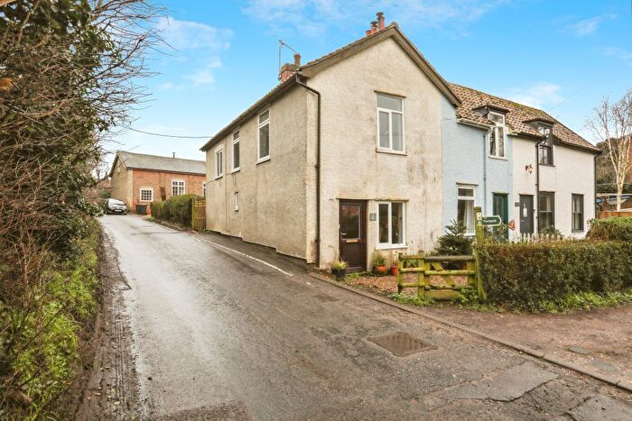 3 Bedroom End Terrace House For Sale In Chapel Cottages, Ipswich, IP9