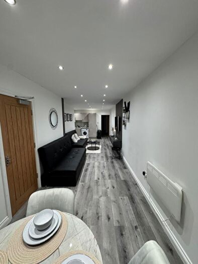 2 Bedroom Flat To Rent In Burnage Lane, Manchester, M19