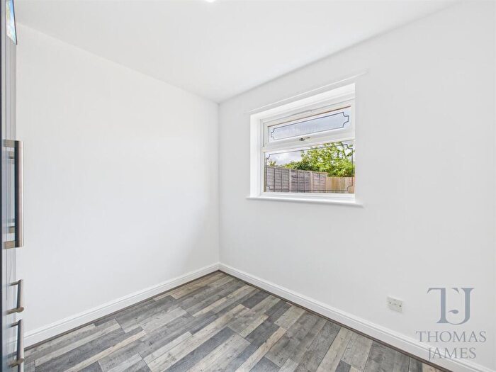 2 Bedroom Semi-Detached Bungalow For Sale In Thorntons Close, Cotgrave, Nottingham, NG12