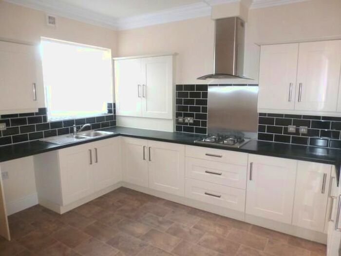 2 Bedroom Flat To Rent In Holderness Road, Hull, HU8