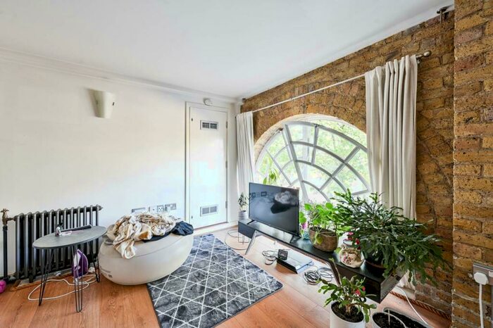 2 Bedroom Flat To Rent In Marlborough Road, Woolwich, London, SE18