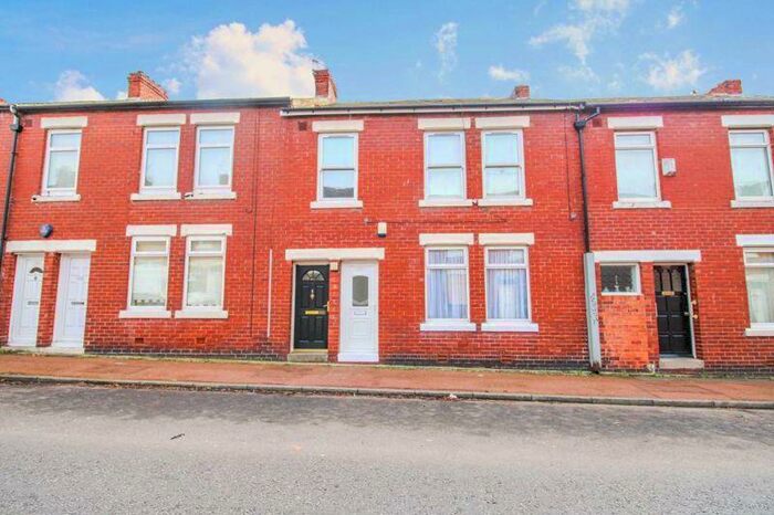 2 Bedroom Flat To Rent In Commercial Road, Newcastle Upon Tyne, NE6