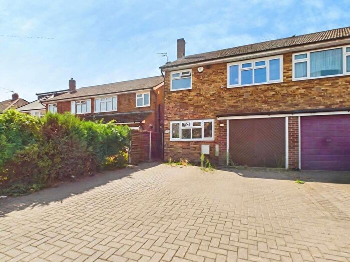 3 Bedroom Semi-Detached House To Rent In Horton Road, Staines-Upon-Thames, Surrey, TW19