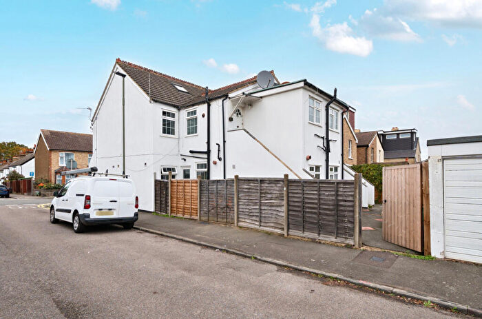 2 Bedroom Apartment For Sale In Gladstone Road, Farnborough, Orpington, Kent, BR6