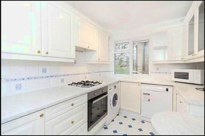 2 Bedroom Flat To Rent In Willowmead Close, Ealing, London, W5