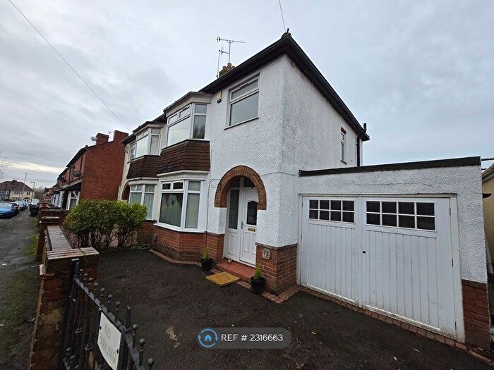 3 Bedroom Semi-Detached House To Rent In Dibdale Street, Dudley, DY1