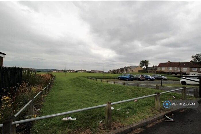 2 Bedroom End Of Terrace House To Rent In Mount Avenue, Bradford, BD2