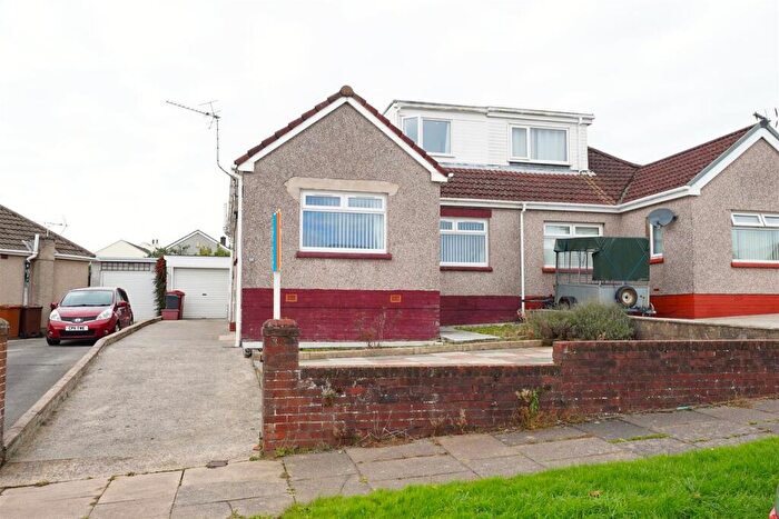 3 Bedroom Semi-Detached Bungalow For Sale In Summerhill Gardens, Barrow-In-Furness, LA14
