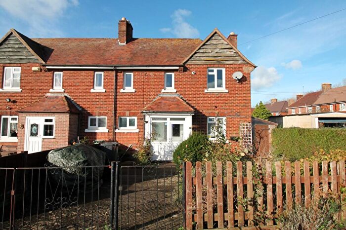 3 Bedroom Semi-Detached House For Sale In May Tree Square, Gloucester, GL4