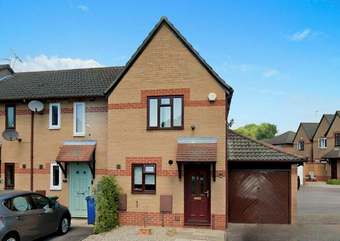 2 Bedroom Semi-Detached House To Rent In Longworth Close, Banbury, Oxfordshire, OX16