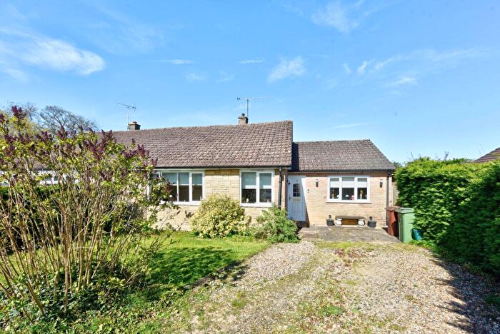 4 Bedroom Bungalow For Sale In St Marys Close, Henley-On-Thames, RG9