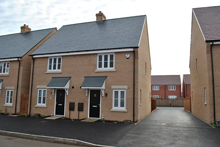 2 Bedroom Property To Rent In Rutherford Way, Biggleswade, SG18