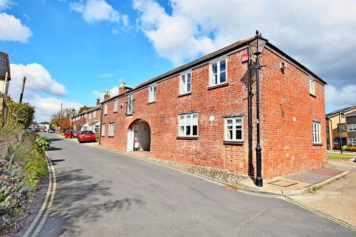 3 Bedroom Semi-Detached House To Rent In King Street, Emsworth, PO10