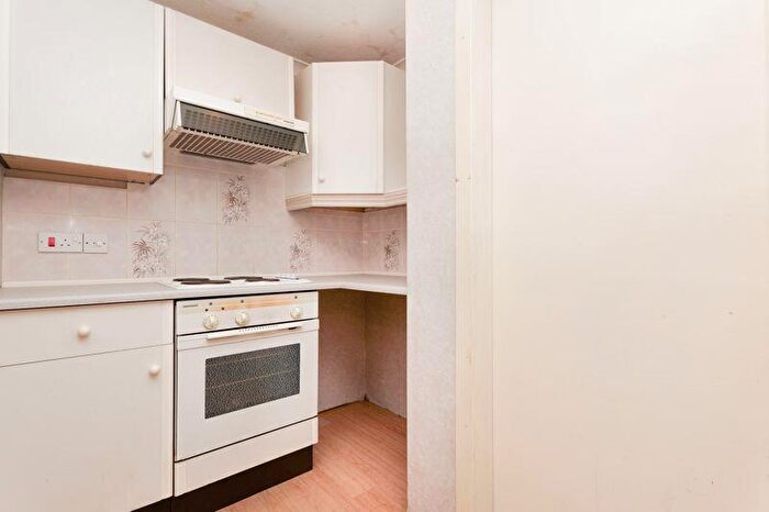 1 Bedroom Flat For Sale In Springhill Gardens, Shawlands, G41