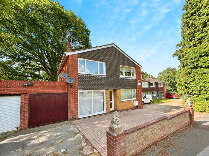 2 Bedroom Maisonette To Rent In Rutland Way, Southampton, SO18